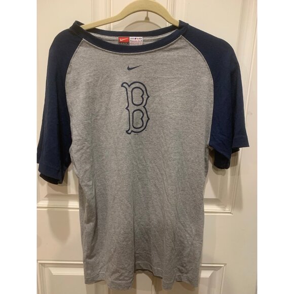 Nike Boston Red Sox tshirt - Picture 2 of 5
